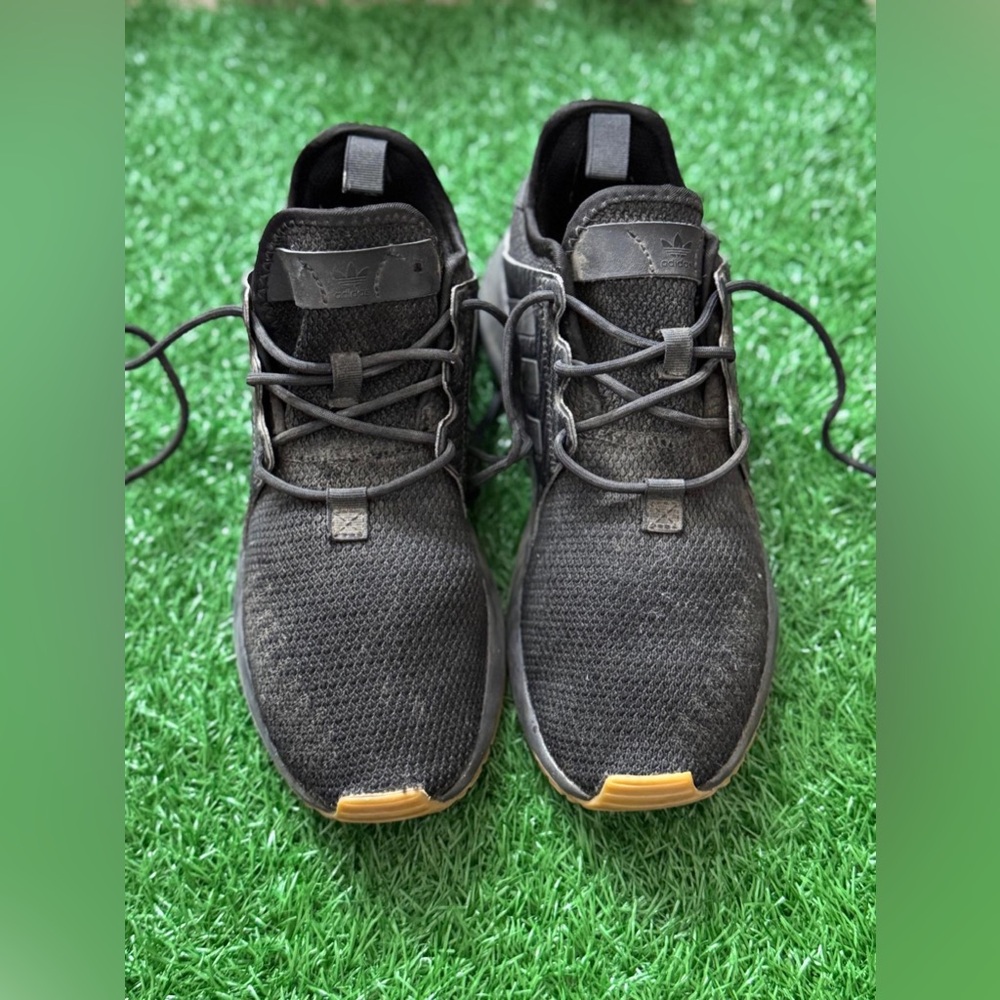 Men's Black and‎ Tan Athletic Shoes Size 6.5